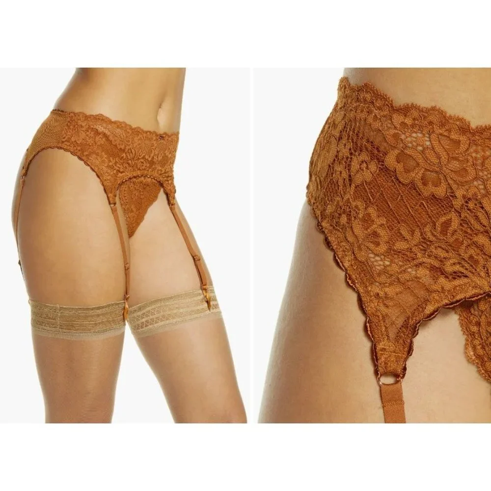 LOVE, VERA‎ Garter belt NWOT 1X/2X
